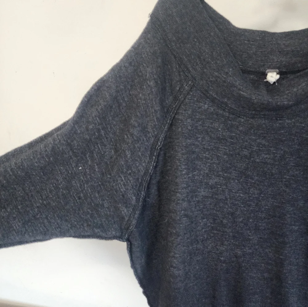 We the free from Free people off shoulder sweatshirt - Picture 4 of 6